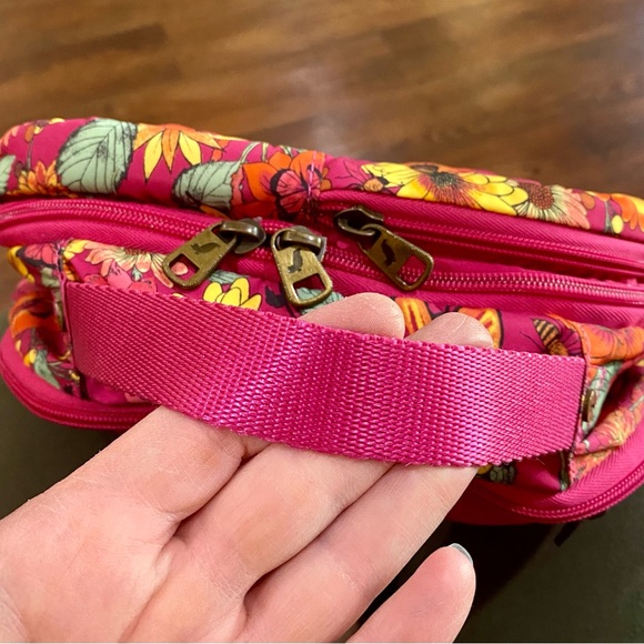 Sakroots Backpack: Raspberry In Bloom, Pink, padded laptop bag, Artists Circle - Picture 14 of 16